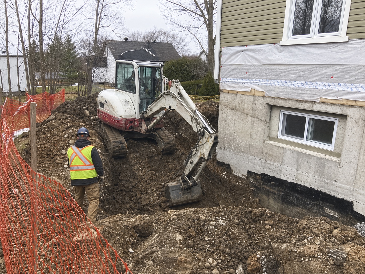 Excavation résidentielle avec machinerie compacte